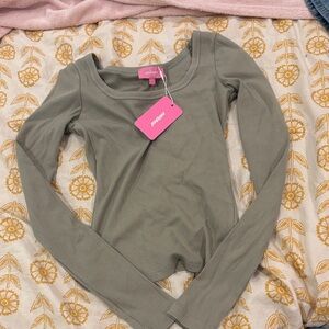 Edikted new with tagsOlive Long Sleeve Top